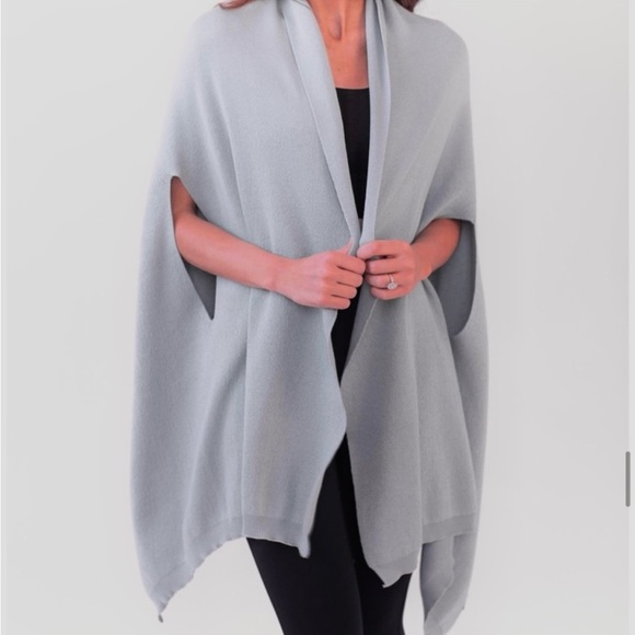 NWT Savvi Amber Wrap in grey tan - Picture 1 of 7